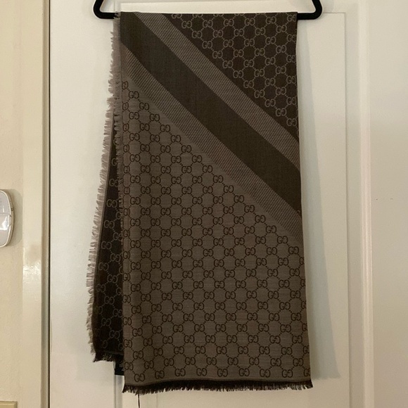 Gucci GG Jacquard Silk Wool Shawl - Picture 1 of 13